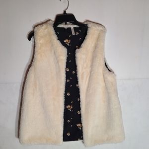 Matilda Jane faux white fur vest size medium